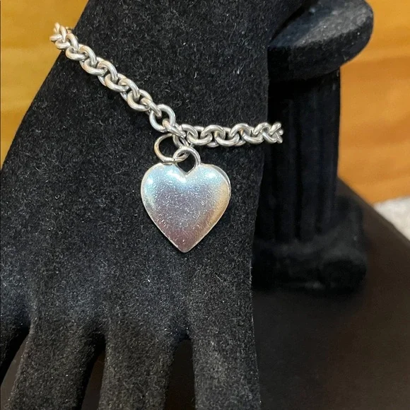 Silver Heart Charm Bracelet - Picture 4 of 9